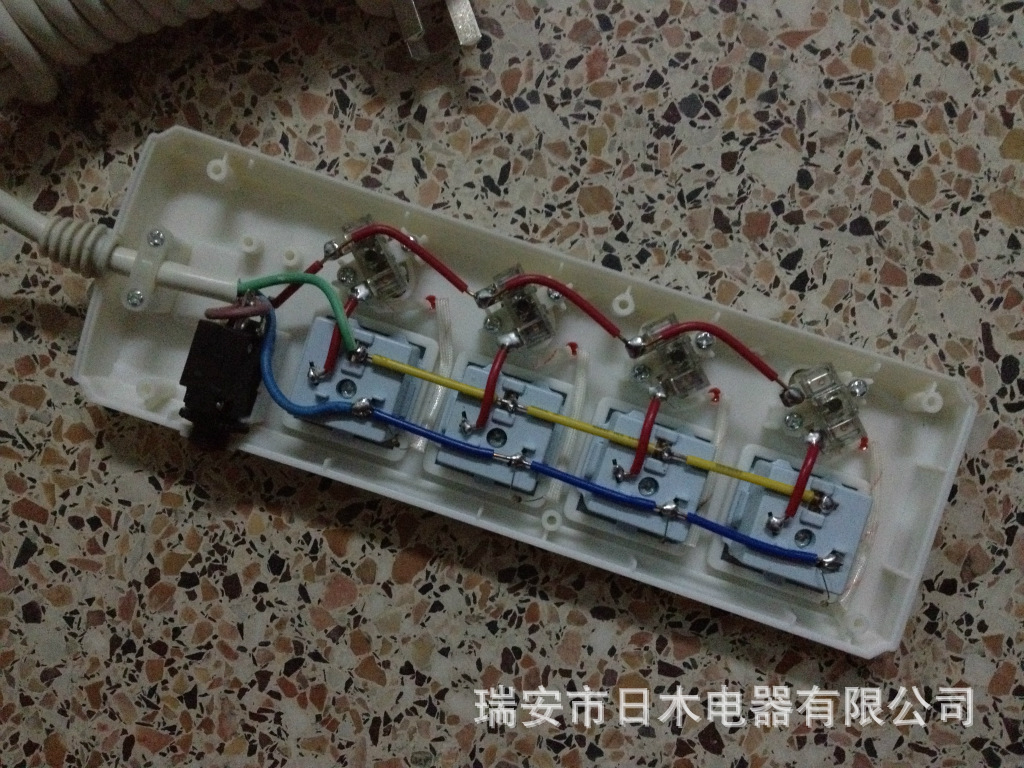 瑞安市日木电器 高品质插线板厂家直销，诚招代理共创未来